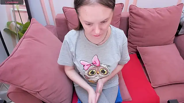 JannaVerdi  online show from October 2, 2025, 6:31 am