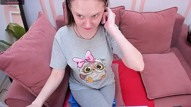 JannaVerdi  online show from October 14, 2025, 6:25 am