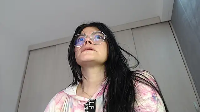 Snapshot of cristal_sexybody chatting on April 18, 2026, 7:18 pm cristal sexybody online show from April 18, 2026, 7:18 pm