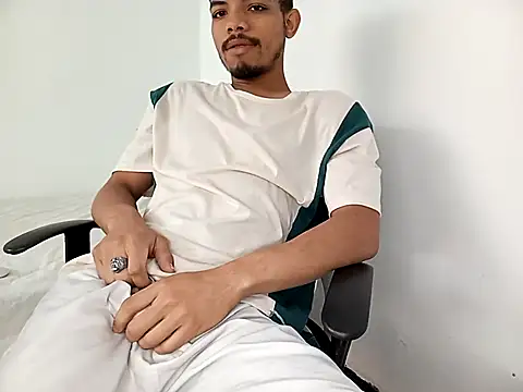 Snapshot of danidiazto2023 chatting on March 2, 2025, 3:48 pm danidiazto2023 online show from March 2, 2025, 3:48 pm