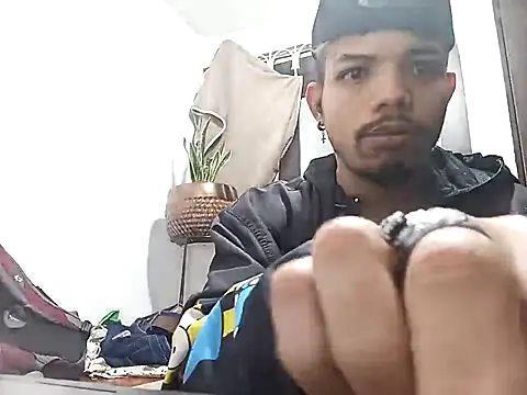 Snapshot of danidiazto2023 chatting on November 3, 2025, 9:32 am danidiazto2023 online show from November 3, 2025, 9:32 am