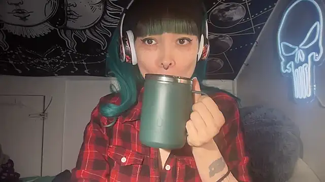 FRRANNKIE online show from December 5, 2024, 8:33 pm