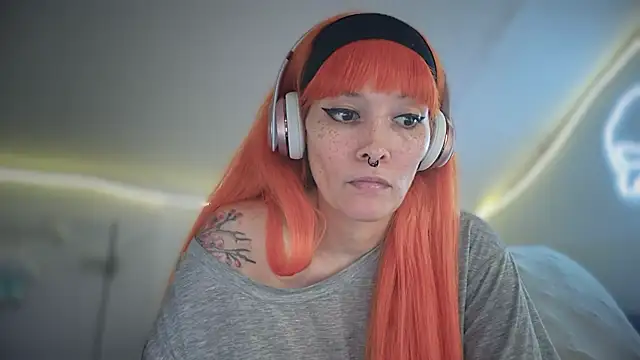 Snapshot of FRRANNKIE chatting on October 13, 2025, 4:45 am FRRANNKIE online show from October 13, 2025, 4:45 am