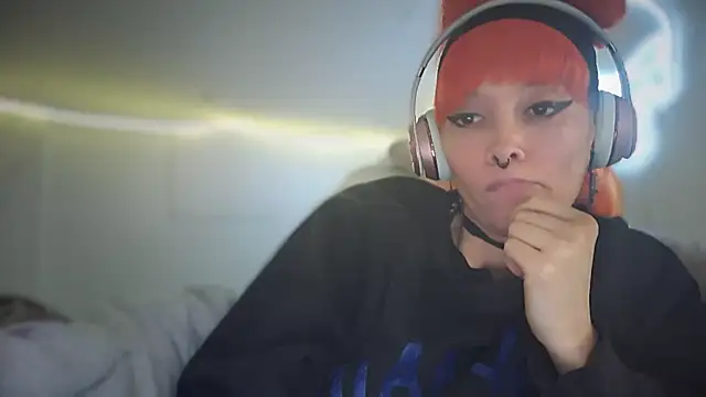 Snapshot of FRRANNKIE chatting on October 18, 2025, 1:34 pm FRRANNKIE online show from October 18, 2025, 1:34 pm