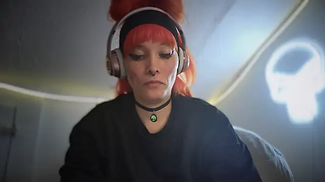 Snapshot of FRRANNKIE chatting on October 19, 2025, 8:09 pm FRRANNKIE online show from October 19, 2025, 8:09 pm