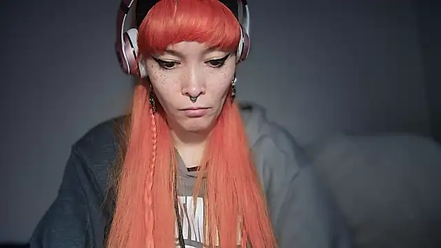 Snapshot of FRRANNKIE chatting on October 27, 2025, 5:06 pm FRRANNKIE online show from October 27, 2025, 5:06 pm