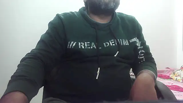 Snapshot of rentarob chatting on February 4, 2025, 6:38 pm rentarob online show from February 4, 2025, 6:38 pm