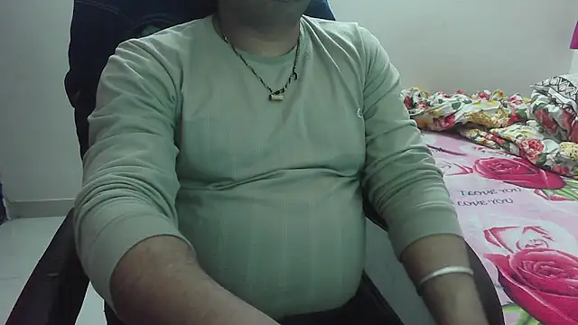 Snapshot of rentarob chatting on February 25, 2025, 6:20 pm rentarob online show from February 25, 2025, 6:20 pm