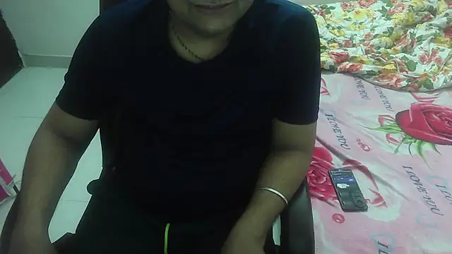 Snapshot of rentarob chatting on March 9, 2025, 5:39 pm rentarob online show from March 9, 2025, 5:39 pm
