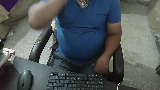 Snapshot of rentarob chatting on October 9, 2025, 9:35 pm rentarob online show from October 9, 2025, 9:35 pm