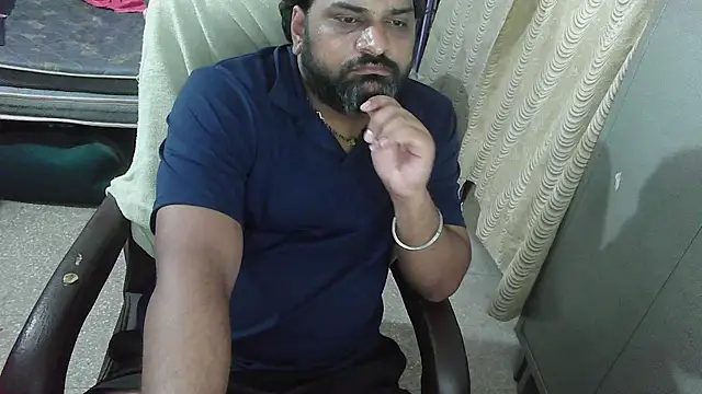 Snapshot of rentarob chatting on November 8, 2025, 8:03 am rentarob online show from November 8, 2025, 8:03 am