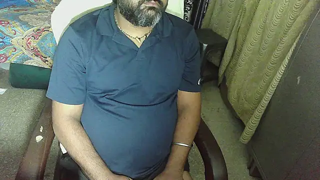 Snapshot of rentarob chatting on November 8, 2025, 8:07 pm rentarob online show from November 8, 2025, 8:07 pm