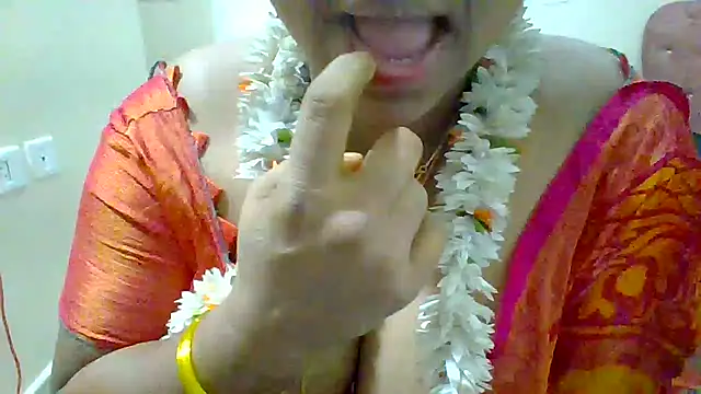 Snapshot of archanatelugu9 chatting on October 19, 2025, 8:31 pm archanatelugu9 online show from October 19, 2025, 8:31 pm