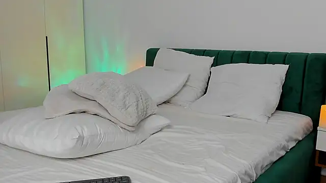 Snapshot of june_desire chatting on March 14, 2026, 2:33 pm june desire online show from March 14, 2026, 2:33 pm