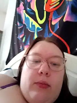 Sexycurvyemilyy online show from May 9, 2026, 2:44 pm