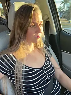 SkyelarSommer online show from February 4, 2026, 10:36 pm