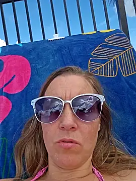 SkyelarSommer online show from March 12, 2026, 4:57 pm