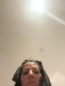 DominiqueX0 online show from October 17, 2025, 11:40 pm