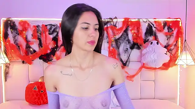 Snapshot of SarahSophia_ chatting on October 22, 2025, 11:32 am SarahSophia  online show from October 22, 2025, 11:32 am