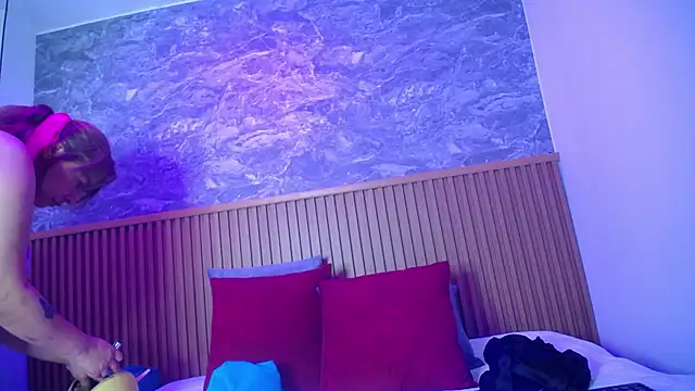 victoria  milf  online show from September 12, 2025, 8:31 pm