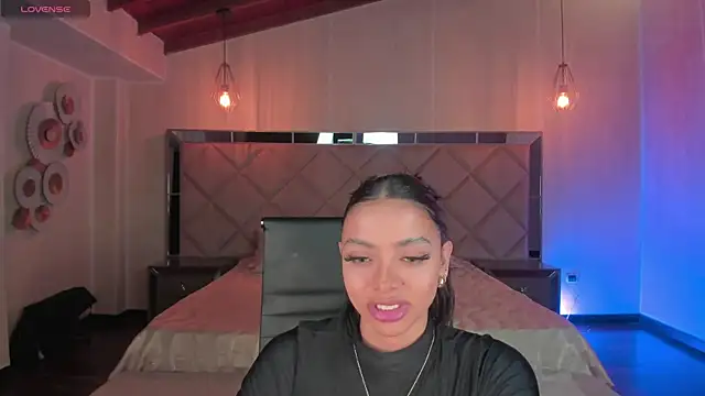 Snapshot of MaraRicci chatting on February 6, 2025, 2:44 am MaraRicci online show from February 6, 2025, 2:44 am