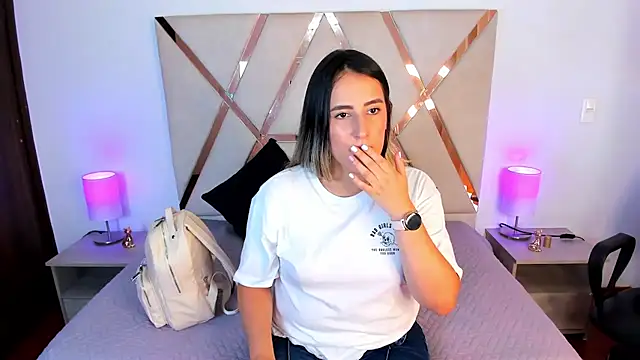 Snapshot of Hanna86 chatting on October 4, 2025, 7:45 pm Hanna86 online show from October 4, 2025, 7:45 pm