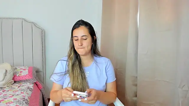 Snapshot of Hanna86 chatting on October 6, 2025, 7:00 pm Hanna86 online show from October 6, 2025, 7:00 pm