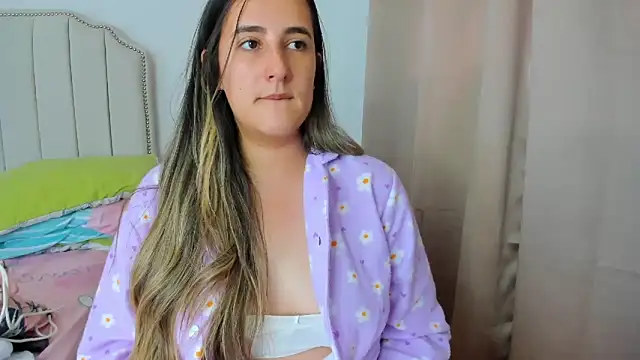 Snapshot of Hanna86 chatting on October 31, 2025, 3:57 pm Hanna86 online show from October 31, 2025, 3:57 pm