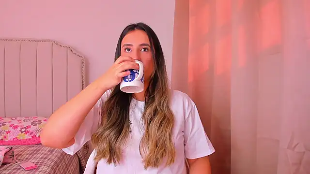 Hanna86 online show from November 30, 2025, 1:59 pm