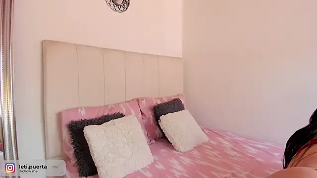 leticiapuerta9 online show from February 20, 2025, 8:47 pm