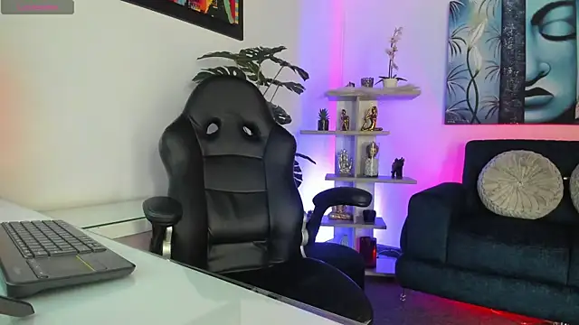 Snapshot of NebetColin chatting on September 20, 2025, 11:44 am NebetColin online show from September 20, 2025, 11:44 am