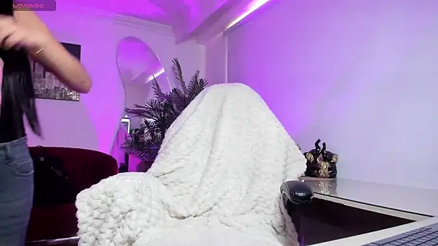 Snapshot of NebetColin chatting on October 8, 2025, 7:11 pm NebetColin online show from October 8, 2025, 7:11 pm