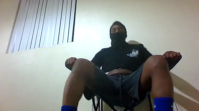 Snapshot of Annonymous607 chatting on October 6, 2025, 4:21 am Annonymous607 online show from October 6, 2025, 4:21 am