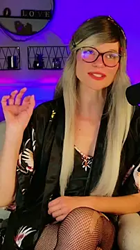 Kittychatte online show from May 7, 2026, 8:03 pm