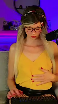 Snapshot of Kittychatte chatting on May 19, 2026, 12:55 pm Kittychatte online show from May 19, 2026, 12:55 pm