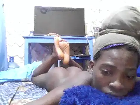 pretty-lolo online show from February 7, 2025, 3:01 am