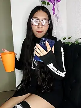 Snapshot of Umaru_uwu chatting on October 31, 2025, 7:53 am Umaru uwu online show from October 31, 2025, 7:53 am