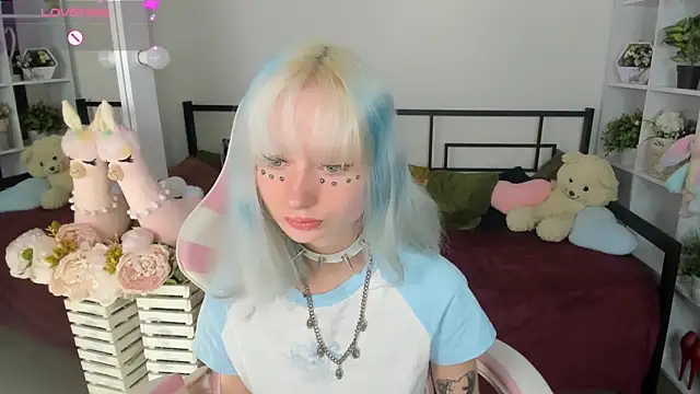 Katia Kim online show from April 24, 2026, 5:21 am