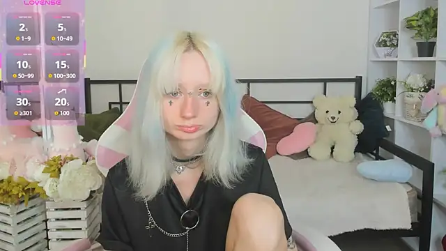 Katia Kim online show from May 4, 2026, 5:25 am