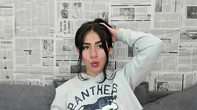 Mhelanny2 online show from December 7, 2024, 2:35 pm