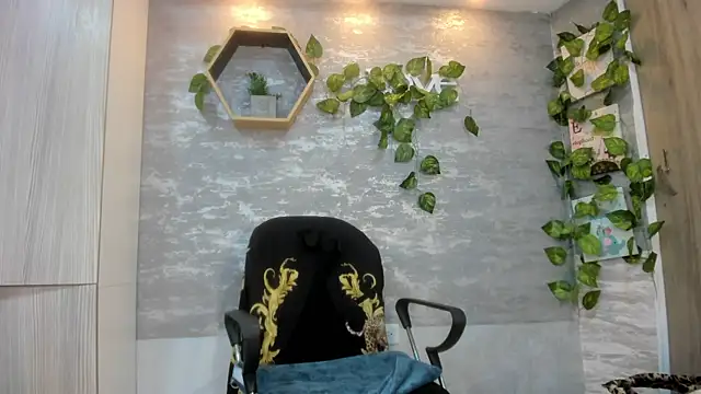 Mhelanny2 online show from May 10, 2026, 8:14 pm
