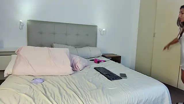 Snapshot of bl4ckdoll_ chatting on October 29, 2025, 1:41 am bl4ckdoll online show from October 29, 2025, 1:41 am