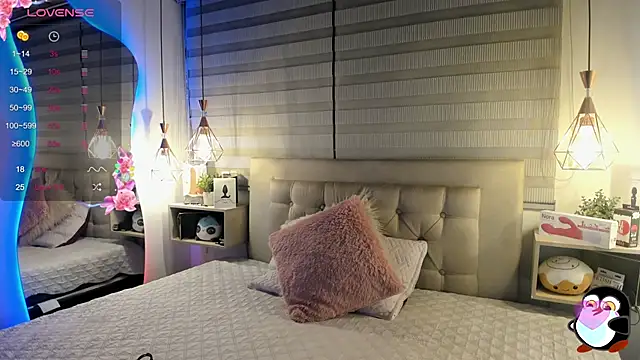 Snapshot of cristal__hot_1 chatting on October 25, 2025, 5:15 am cristal  hot 1 online show from October 25, 2025, 5:15 am
