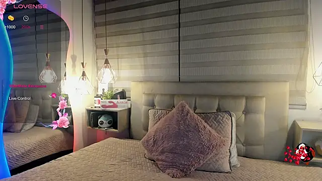 cristal  hot 1 online show from April 27, 2026, 5:05 am