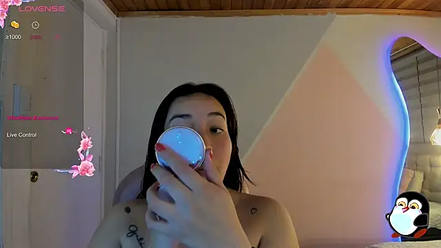 cristal  hot 1 online show from June 19, 2026, 5:34 am