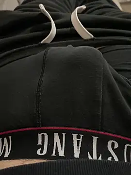 MoochedTape online show from November 1, 2025, 9:33 am