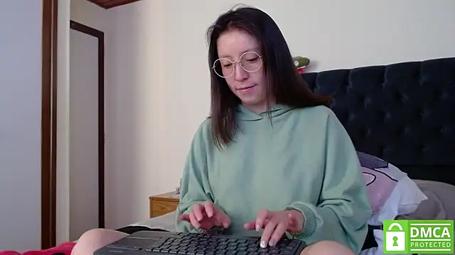 Sophi Cute online show from December 22, 2024, 12:49 pm