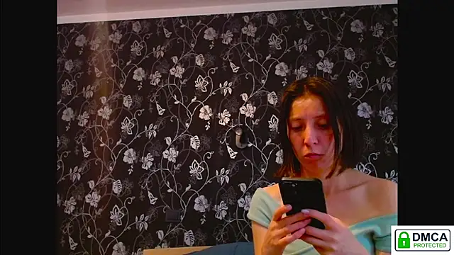 Snapshot of Sophi_Cute chatting on June 2, 2026, 1:35 pm Sophi Cute online show from June 2, 2026, 1:35 pm