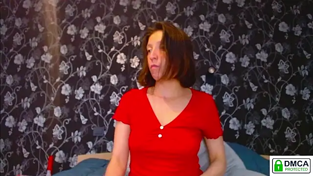 Snapshot of Sophi_Cute chatting on June 12, 2026, 1:32 pm Sophi Cute online show from June 12, 2026, 1:32 pm