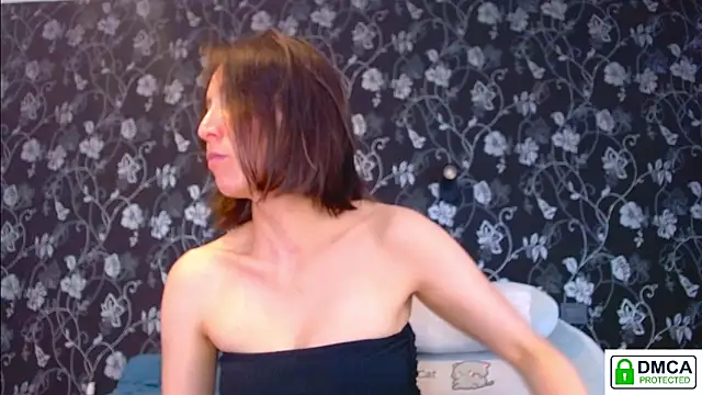 Snapshot of Sophi_Cute chatting on June 15, 2026, 12:07 pm Sophi Cute online show from June 15, 2026, 12:07 pm